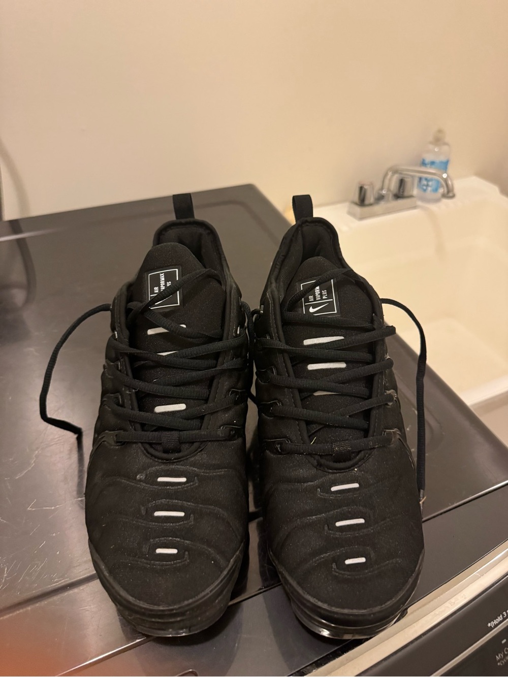 Black nike vapormax